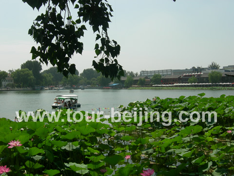 Shichahai bar area and Hutong tour